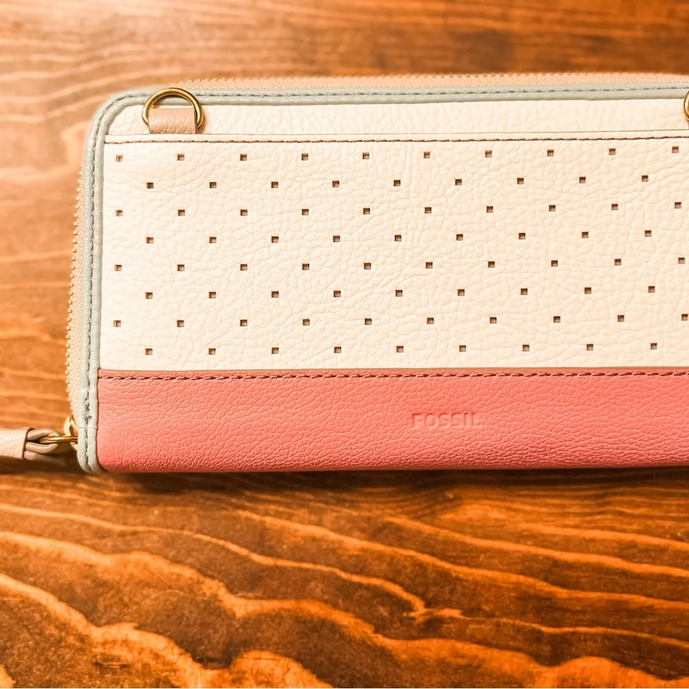 Fossil Wristlet - Picture 2 of 5